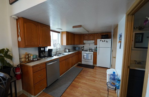 Clarks Point House | Cozy Fully Equipped 3BR 1BA Private House Self Check In-Out WiFi Washer Dryer