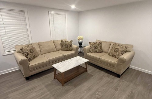 Bantam House | Cozy & fully remodeled 4-bedroom house in fantastic Litchfield with central air