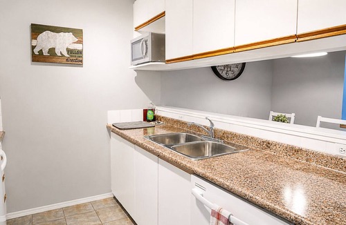 Canmore House | Cozy gateway downtown - Pet Friendly