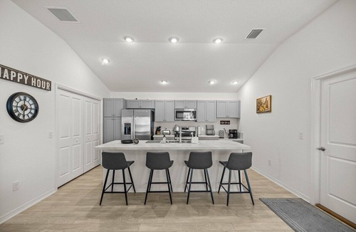 Sumter County House | Cozy Gem near Eastport (Golfcart Included)