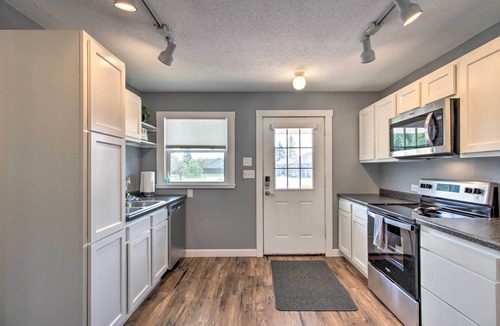 Hermantown Cottage | Cozy Getaway: 5 Miles to Duluth & Lake Superior!
