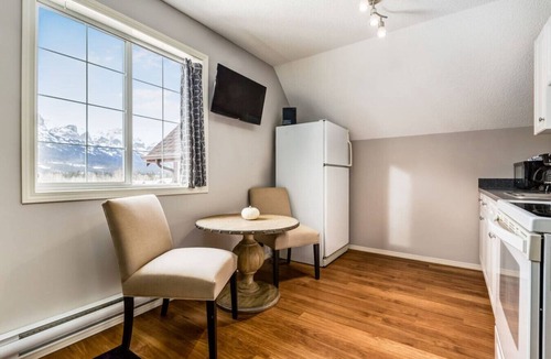 Cougar Creek Condo | Cozy getaway for exploring Canmore & Banff!