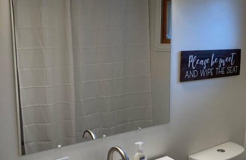 New Lisbon Cottage | Cozy getaway near Castlerock Lake