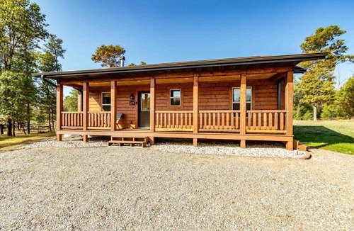 Nekoosa House | Cozy getaway near Lake Camelot - short drive to Sand Valley Golf Course- Pet Friendly!