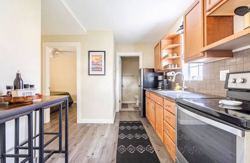 Lincolnville Apartment | Cozy Getaway Steps from Historic Downtown with Parking