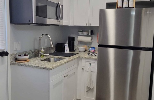 Carrollwood Apartment | Cozy Getaway Studio Close to Airport and Beaches in Carrollwood Tampa