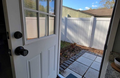 Carrollwood Apartment | Cozy Getaway Studio Close to Airport and Beaches in Carrollwood Tampa