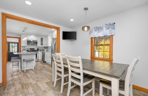 Osterville House | Cozy Getaway with Beach Pass & Sunroom