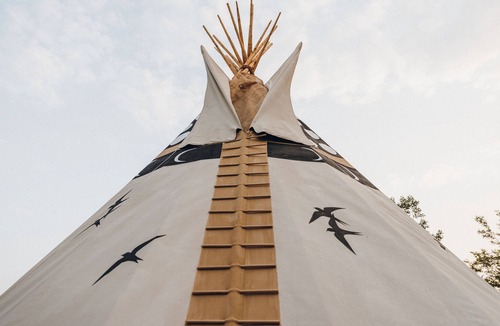 Corfu Cabin | COZY GLAMPING TIPI!