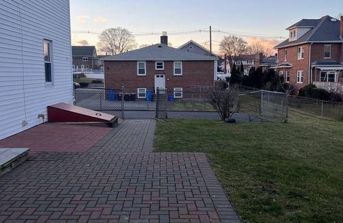 South Side Apartment | Cozy Gorgeous with a back yard and parking pet friendly on the heart of Waltham