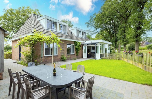 Exloo House | Cozy group home with six bathrooms