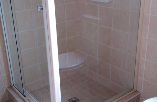 Greater Johannesburg Metropolitan Area House | Cozy Guesthouse in Sandton.