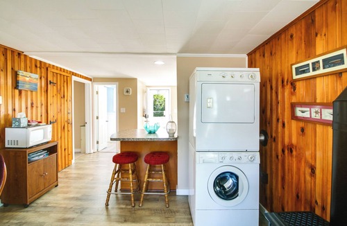 Hampton Cottage | Cozy Hampton Cottage Near Marina & Nightlife