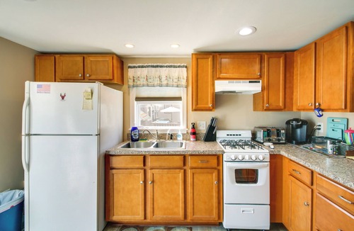 Hampton Cottage | Cozy Hampton Cottage Near Marina & Nightlife