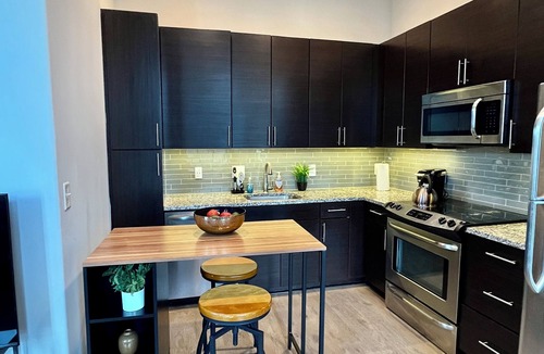 Downtown Baltimore Apartment | Cozy Harbor-View 1BR – December Move-In Special