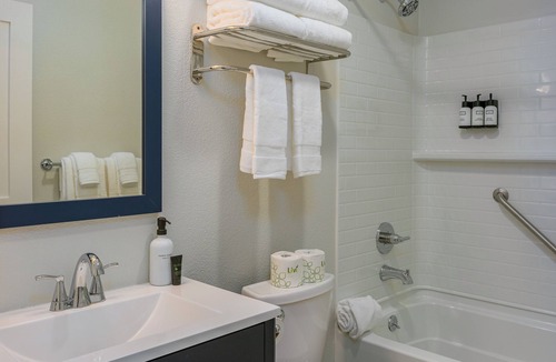 Rosario Hotel | Cozy Harborside Stay | Secluded Orcas Island Getaway- Harborside 2352