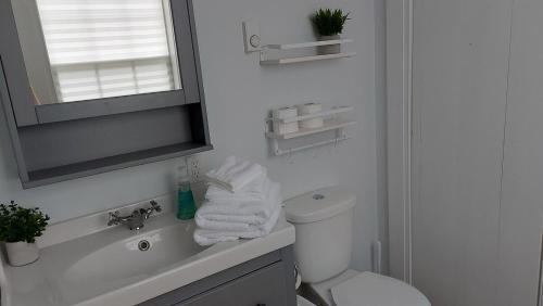 Goldboro Villa | Cozy Harbour House