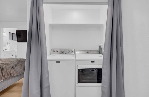 West University House | Cozy Haven/3 Baths/Sleeps 10