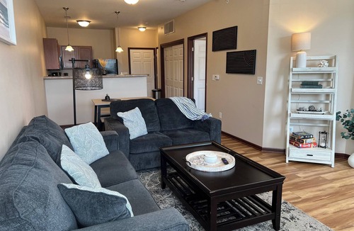 Ankeny Apartment | Cozy Haven in Ankeny: Stylish, Delightful, Comfy!