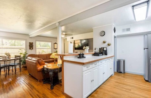 Duckpond House | Cozy Hideaway in the Duck Pond
