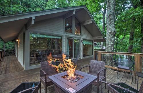 Wintergreen House | Cozy 'Hillside Hideaway' in Wintergreen Resort!