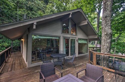Wintergreen House | Cozy 'Hillside Hideaway' in Wintergreen Resort!