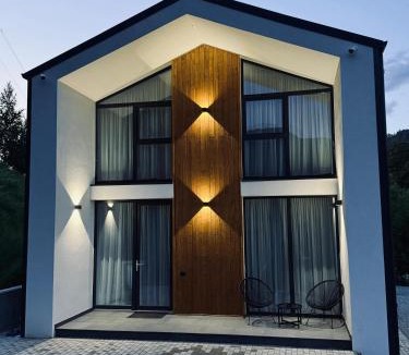 Borsa House | Cozy HillSide