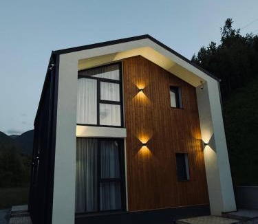 Borsa House | Cozy HillSide