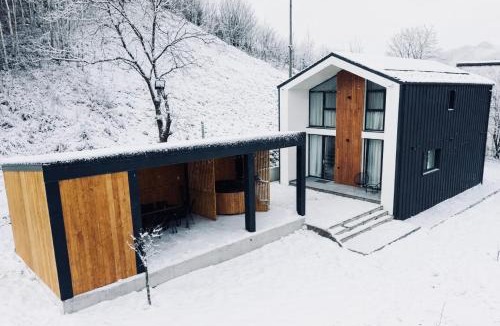 Borsa House | Cozy HillSide