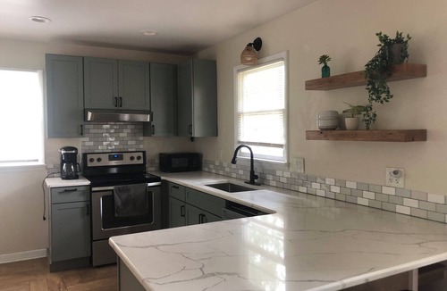 Jacksonville House | Cozy Home: Fire Pit+Pets: near Riverside+Downtown