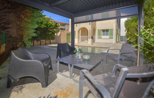 Algajola House | Cozy Home In Algajola With Kitchen