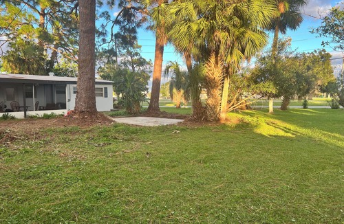 Port Saint John House | Cozy home in charming Cocoa. Walk to Indian River Lagoon, boat ramp, restaurants