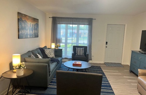 Port Saint John House | Cozy home in charming Cocoa. Walk to Indian River Lagoon, boat ramp, restaurants