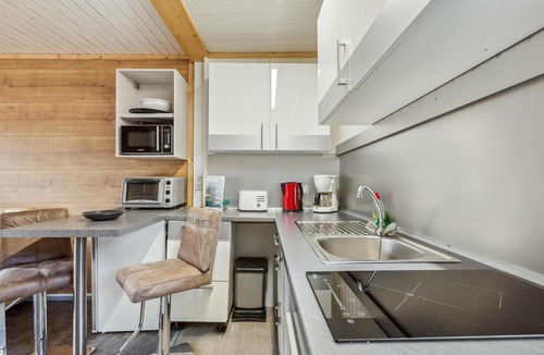 Bungalowdorf an der Talsperre House | Cozy home in Zeulenroda-Triebes with sauna