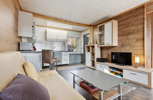 Bungalowdorf an der Talsperre House | Cozy home in Zeulenroda-Triebes with sauna