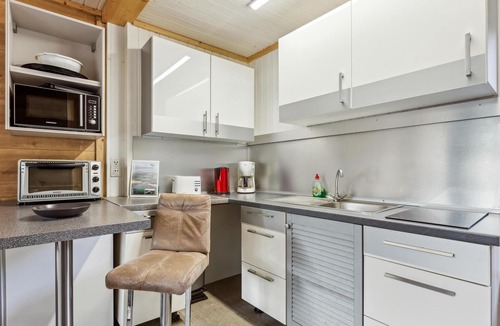 Bungalowdorf an der Talsperre House | Cozy home in Zeulenroda-Triebes with sauna