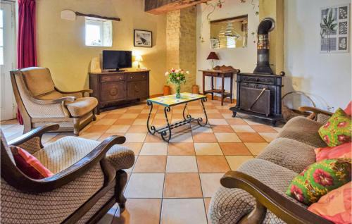 Saint-Germain-du-Pert House | Cozy Home In St Germain Du Pert
