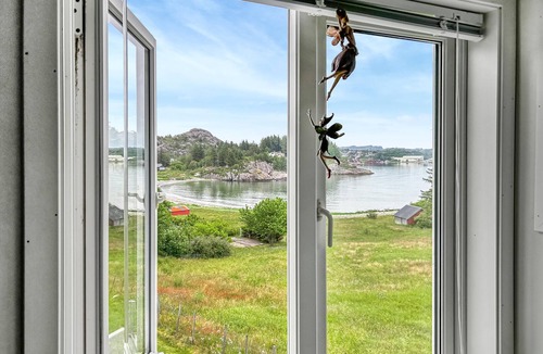 Egersund House | Cozy home in Hellvik with WiFi