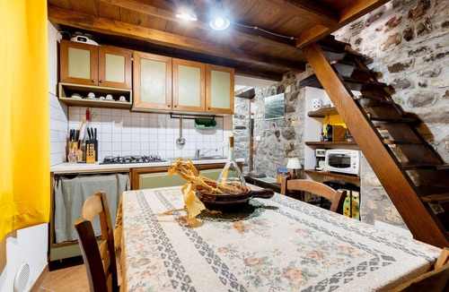 Piazza al Serchio House | Cozy home in Fraz. Cogna, Piazza al