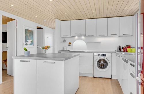 Saksild Strand House | Cozy home in Odder with sauna