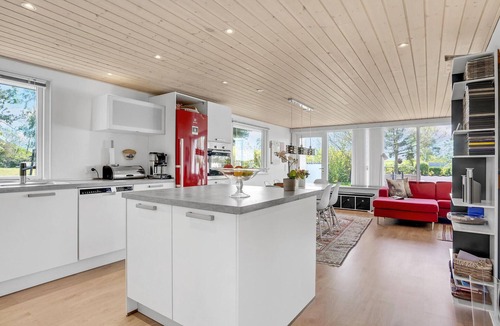 Saksild Strand House | Cozy home in Odder with sauna