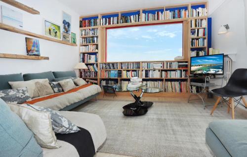 Ploemeur House | Cozy Home In Ploemeur With House Sea View