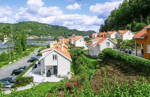 Songe House | Cozy home in Risør with sauna