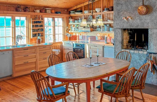 Torjulvagen House | Cozy home in Stangvik with house sea view