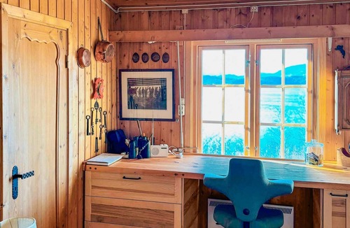 Torjulvagen House | Cozy home in Stangvik with house sea view