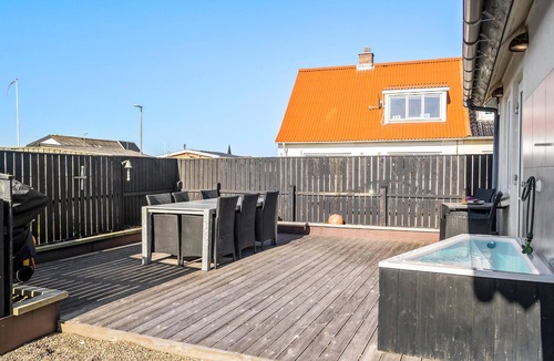 Thyboron House | Cozy home in Thyborøn with sauna