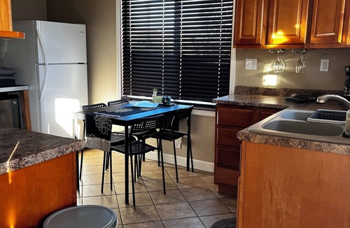 West Allis House | Cozy Home — LOWER unit — in Central Milwaukee