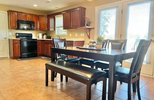Richmond House | Cozy Home on Golf Course: Near I-75 & Buc-ee`s