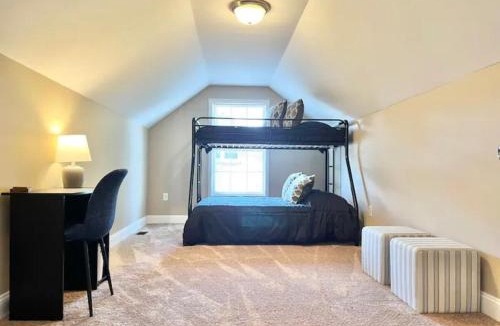 Richmond House | Cozy Home on Golf Course Near I75 and Bucee's