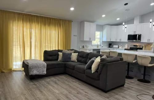 Avis Oaks House | Cozy Home!